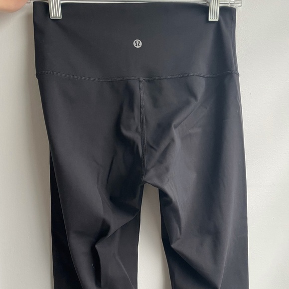Lululemon High Rise Wunder Under Crop Size 6 - Picture 5 of 9